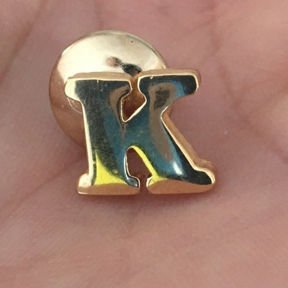 Vintage Avon Letter “K” Goldtone Pin Brooch - Picture 4 of 6